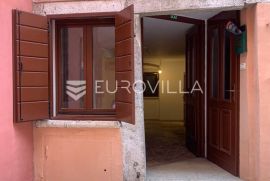 Istra, Rovinj, poslovni prostor 32 m2 - dugoročni najam, Rovinj, Коммерческая недвижимость