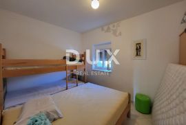 STARIGRAD, ZADAR - PRILIKA! Izuzetan stan 80 m od plaže, Starigrad, Appartement