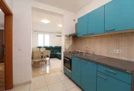 Poreč, okolica, PRILIKA! Dva stana sa vlastitom okućnicom, Poreč, Appartement