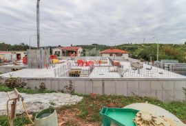 Buje, atraktivan penthouse s liftom i garažom!, Buje, شقة