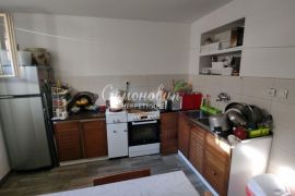 Zemun, Kej, 3.0, 92m2, pr, izvorno stanje, uknjižen ID#1757, Zemun, Wohnung