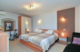 Renovirana kuća u nizu, Rovinj, okolica, Istra, Rovinj, Casa