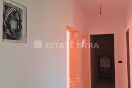 Pula/Gregovica - stan 86 m2 u visokom roh bau -1.kat, Pula, Apartamento