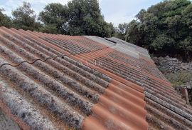 Belej, otok Cres - kameni objekt na prostranom zemljištu, Mali Lošinj, Kuća