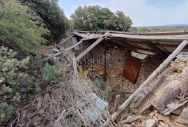 Belej, otok Cres - kameni objekt na prostranom zemljištu, Mali Lošinj, Kuća