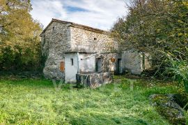 Prostrano imanje s potencijalom za turistički biznis, Labin, Casa