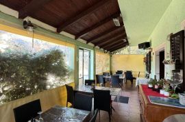 Mali Lošinj - stambeno poslovni objekt, 300m od mora, Mali Lošinj, House