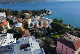 OPATIJA, CENTAR – cijela austro-ugarska vila s privatnom okućnicom odmah uz poznatu ulicu centra Opatije, 90 metara od mora, Opatija, Famiglia