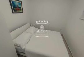 Vinjerac - kuća s 3 apartmana, otvoren pogled na more! 449000€, Posedarje, Kuća