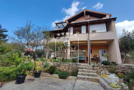 Kruševo - kvalitetna kuća sa velikim dvorištem, otvoren pogled na more! 430000€, Obrovac, Casa