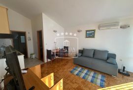 Ugljan - villa 5 apartmana na 2157m2 terenu! Pogled more!!, Preko, Kuća