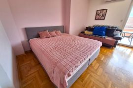 CRIKVENICA - GARSONIJERA 2. RED OD PLAŽE!, Crikvenica, Apartamento