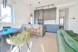 Istra, Poreč, moderan trosoban stan na traženoj lokaciji!, Poreč, Appartment