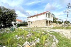 Zadar, Zaton kuća s umjetničkim detaljima, 80 m od mora, Nin, House