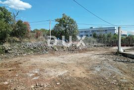 VIŠKOVO, MARINIĆI- građevinsko zemljište 1700m2 za stambenu zgradu - stanove/ obiteljsku kuću, Viškovo, Tierra