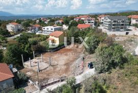 VIŠKOVO, MARINIĆI- građevinsko zemljište 1700m2 za stambenu zgradu - stanove/ obiteljsku kuću, Viškovo, Tierra