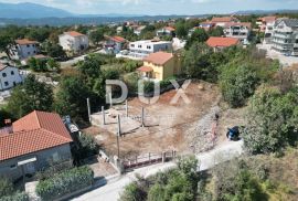 VIŠKOVO, MARINIĆI- građevinsko zemljište 1700m2 za stambenu zgradu - stanove/ obiteljsku kuću, Viškovo, Tierra