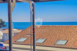 Umag, novogradnja! Stan u centru 2. red do mora sa pogledom na more!, Umag, Appartment