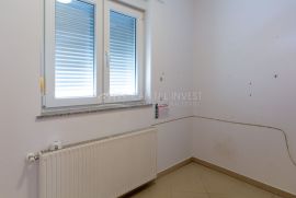 Dvosoban stan, prvi kat,  Pula, Istra, Pula, Appartment