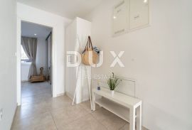 ZADAR, BIBINJE - predivan stan u prvom redu do mora, Bibinje, Appartment