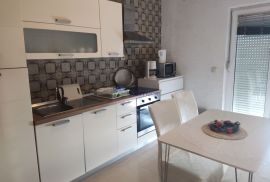 Omiš, apartmanska kuća s panoramskim pogledom na more, Omiš, Famiglia