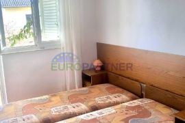 Apartmanska kuća sa 3 apartmana od 150 m2, Privlaka Zadar, Privlaka, Ev