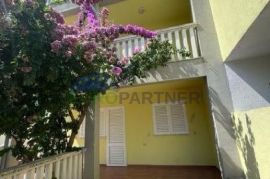 Apartmanska kuća sa 3 apartmana od 150 m2, Privlaka Zadar, Privlaka, بيت