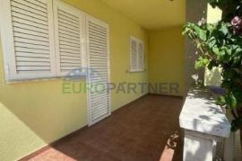 Apartmanska kuća sa 3 apartmana od 150 m2, Privlaka Zadar, Privlaka, Ev