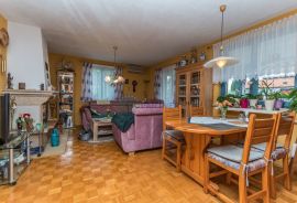 Apartmanska kuća s 4 apartmana, Poreč, 3km od mora, Poreč, Casa