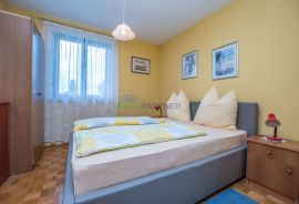 Apartmanska kuća s 4 apartmana, Poreč, 3km od mora, Poreč, Casa