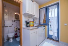 Apartmanska kuća s 4 apartmana, Poreč, 3km od mora, Poreč, Casa