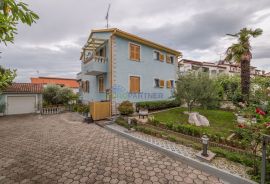 Apartmanska kuća s 4 apartmana, Poreč, 3km od mora, Poreč, Casa