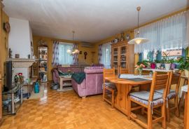 Apartmanska kuća s 4 apartmana, Poreč, 3km od mora, Poreč, Casa