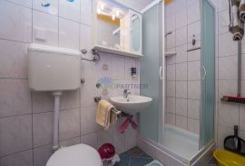 Apartmanska kuća s 4 apartmana, Poreč, 3km od mora, Poreč, Casa