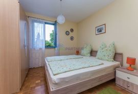 Apartmanska kuća s 4 apartmana, Poreč, 3km od mora, Poreč, Casa