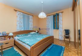 Apartmanska kuća s 4 apartmana, Poreč, 3km od mora, Poreč, Casa