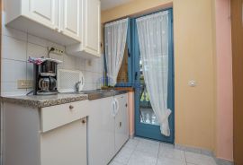 Apartmanska kuća s 4 apartmana, Poreč, 3km od mora, Poreč, Casa