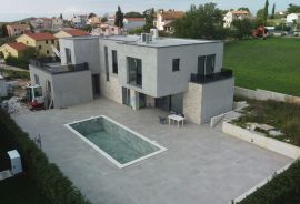 Moderna vila s bazenom, 7km od centra Poreča, Poreč, House