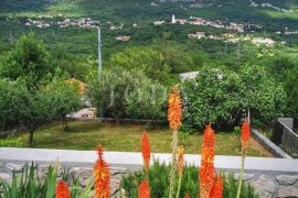 Bribir, dvije povezane kuće s prostranom okućnicom, Vinodolska Općina, Casa