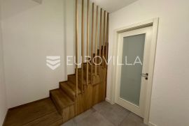 Đakovo, strogi Centar, luksuzan četverosoban stan 80m2, Đakovo, Appartement