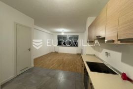 Đakovo, strogi Centar, luksuzan četverosoban stan 80m2, Đakovo, Appartement