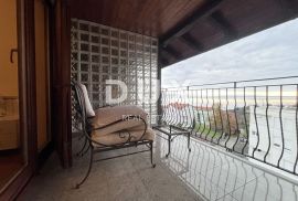 OPATIJA, IČIĆI - PRILIKA! - dvoetažni stan s garažom, tri lođe i pogledom na more, Opatija - Okolica, Appartement