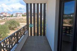 VODICE, novo, moderna dvojna kuća, vrt 160 m2, parking, Vodice, Kuća