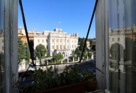 Prostrani stan u centru grada, Rijeka, Apartamento