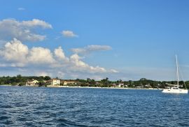 Atraktivno građevinsko zemljište stambene namjene blizu mora  -Novigrad -Dajla, Novigrad, Land