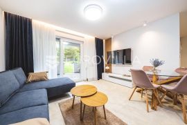 Zagreb, Gračani, luksuzan trosobni stan sa privatnim vrtom, PRVI NAJAM, NKP 80 m2 + 2 GPM, Zagreb, Appartamento