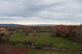 Građevinsko zemljište COKUNI, građevinski teren sa riješenim pristupnim putem i građevinskom dozvolom., Marčana, Zemljište