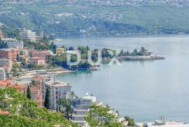 OPATIJA, CENTAR - stan u potkrovlju s pogledom u novogradnji iznad centra Opatije, Opatija, Appartement