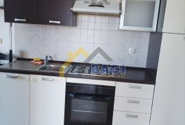 Pula Dvoiposoban stan sa velikom terasom 97,50m2, Pula, Appartment