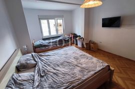 Stan na Vežici sa velikom okućnicom, Rijeka, Apartamento